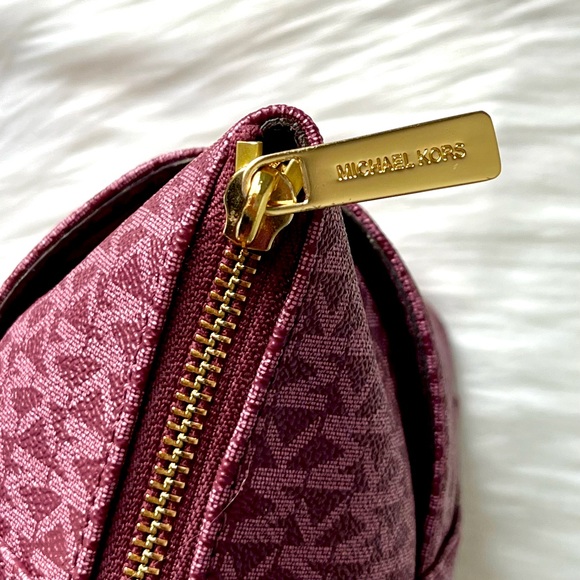 Michael Kors Dark Berry Jet Set East West Top Zip Tote Bag - Picture 8 of 12